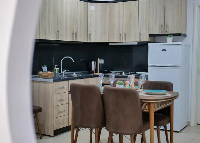 Cactus Apartman Golem